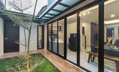 House for sale at Bandung Kota Baru Parahyangan 3 Bedroom 2 floor with garden fully furnished