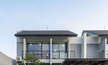 House for sale at Bandung Kota Baru Parahyangan 3 Bedroom 2 floor with garden fully furnished