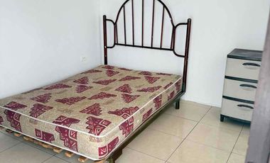 Atarazana alquilo habitación independiente calle privada