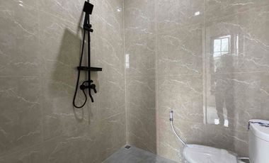 Rumah Mewah 2 Lantai Ceiling Tinggi Termurah di Andara Jagakarsa Jakarta Selatan.