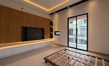 Rumah Mewah 3 Lantai + Rooftop dalam Cluster Besar Jagakarsa Jakarta Selatan