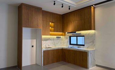 Rumah Mewah 3 Lantai + Rooftop dalam Cluster Besar Jagakarsa Jakarta Selatan