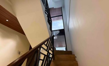 Rumah Mewah 3 Lantai + Rooftop dalam Cluster Besar Jagakarsa Jakarta Selatan