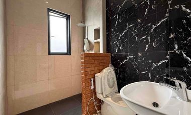 Rumah Mewah 3 Lantai + Rooftop dalam Cluster Besar Jagakarsa Jakarta Selatan