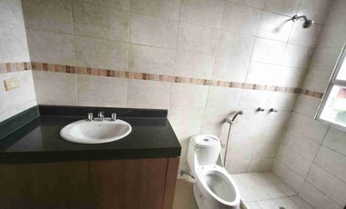 Oportunidad de casa frente al cc. el Dorado aplica BIESS