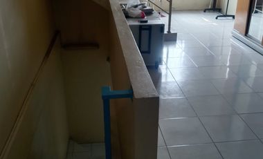 Ruko Bagus, Trategis, 2 1/2 lantai, Tempat parkir luas, di parakan Pondok benda.Pamulang