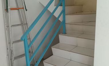 Ruko Bagus, Trategis, 2 1/2 lantai, Tempat parkir luas, di parakan Pondok benda.Pamulang