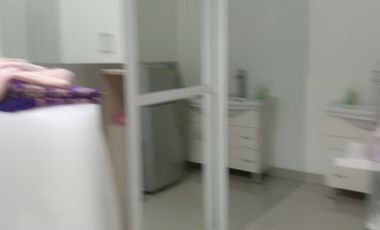 Ruko Bagus, Trategis, 2 1/2 lantai, Tempat parkir luas, di parakan Pondok benda.Pamulang