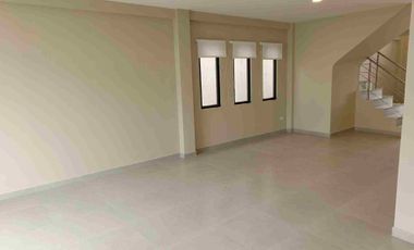 Renta de casa de estreno de 3 habitaciones en Isla Celeste etapa estribor