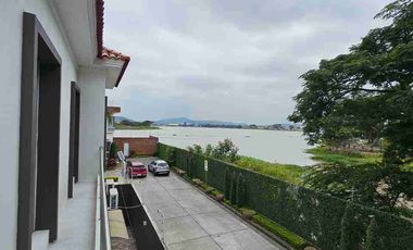 Casa esquinera de Alquiler o Venta en Estancias del Rio - Samborondon km 10