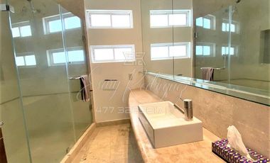 DEPARTAMENTO EN VENTA, TORRE ALTUS, JUNTO A LA SALLE, 3 REC. 3 AUTOS, DE LUJO, VISTA PANORAMICA.