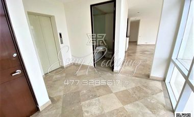 DEPARTAMENTO EN VENTA, TORRE ALTUS, JUNTO A LA SALLE, 3 REC. 3 AUTOS, DE LUJO, VISTA PANORAMICA.