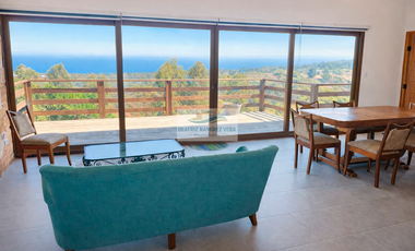 Casa en condominio con vista despejada, terrazas y 3 dormitorios