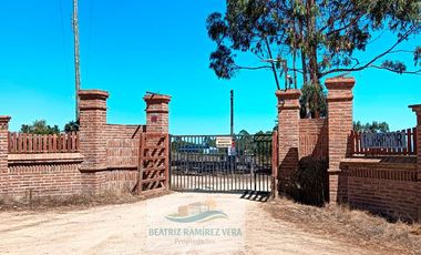 Casa en condominio con vista despejada, terrazas y 3 dormitorios