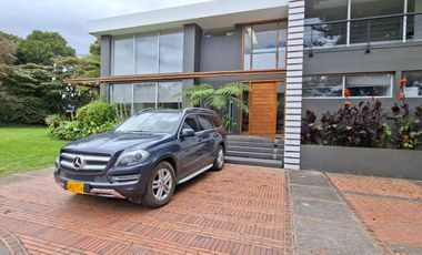 ARRIENDO ESPECTACULAR CASA GUAYMARAL BOGOTA COLOMBIA.