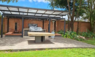 ARRIENDO ESPECTACULAR CASA GUAYMARAL BOGOTA COLOMBIA.