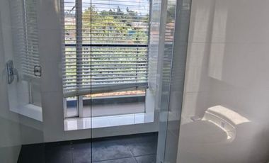 ARRIENDO ESPECTACULAR CASA GUAYMARAL BOGOTA COLOMBIA.