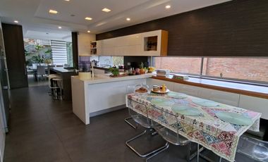 ARRIENDO ESPECTACULAR CASA GUAYMARAL BOGOTA COLOMBIA.