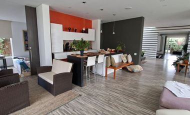 ARRIENDO ESPECTACULAR CASA GUAYMARAL BOGOTA COLOMBIA.