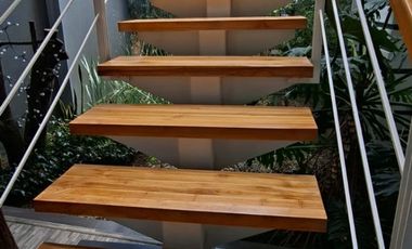 ARRIENDO ESPECTACULAR CASA GUAYMARAL BOGOTA COLOMBIA.