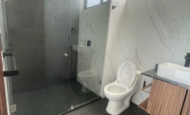 CASA NUEVA EN VENTA EN SOLARES 5 RECAMARAS CON BAÑO COMPLETO A ESTRENAR