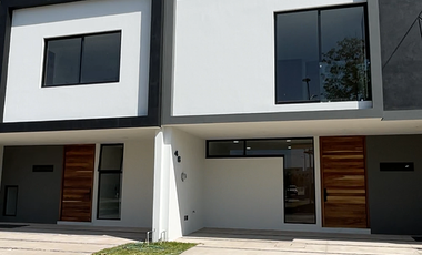 CASA NUEVA EN VENTA EN SOLARES 5 RECAMARAS CON BAÑO COMPLETO A ESTRENAR