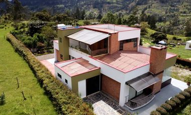 HERMOSA CASA CAMPESTRE EN RAMIRIQUI - BOYACA