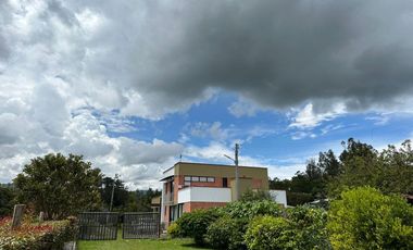 HERMOSA CASA CAMPESTRE EN RAMIRIQUI - BOYACA