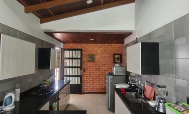 HERMOSA CASA CAMPESTRE EN RAMIRIQUI - BOYACA