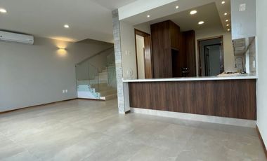 CASA NUEVA EN VENTA EN BOSQUES VALLARTA 3 RECAMARAS CON OPCION A 4TA RECAMARA, CUARTO DE SERVICIO C/BAÑO COMPLETO, CASA CLUB