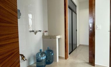 CASA NUEVA EN VENTA EN BOSQUES VALLARTA 3 RECAMARAS CON OPCION A 4TA RECAMARA, CUARTO DE SERVICIO C/BAÑO COMPLETO, CASA CLUB