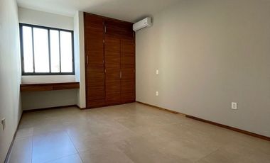 CASA NUEVA EN VENTA EN BOSQUES VALLARTA 3 RECAMARAS CON OPCION A 4TA RECAMARA, CUARTO DE SERVICIO C/BAÑO COMPLETO, CASA CLUB