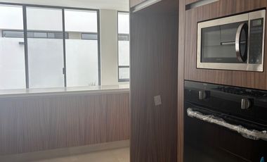 CASA NUEVA EN VENTA EN BOSQUES VALLARTA 3 RECAMARAS CON OPCION A 4TA RECAMARA, CUARTO DE SERVICIO C/BAÑO COMPLETO, CASA CLUB