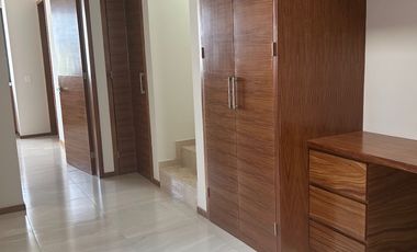 CASA NUEVA EN VENTA EN BOSQUES VALLARTA 3 RECAMARAS CON OPCION A 4TA RECAMARA, CUARTO DE SERVICIO C/BAÑO COMPLETO, CASA CLUB