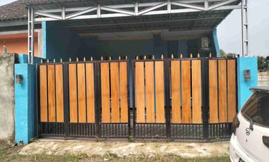 Jual murah  rumah 2  lantai di kepung Kediri