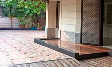 Termurah  Rumah Hoek 17x18m2 Lantai Marmer di Janur Elok Anti Banjir Akses Lebar