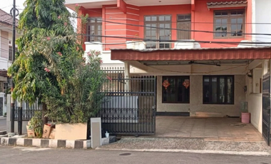 Termurah  Rumah Hoek 17x18m2 Lantai Marmer di Janur Elok Anti Banjir Akses Lebar