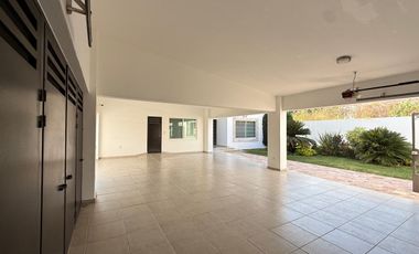 CASA EN VENTA EN FRACCIONAMIENTO LOMAS DE COCOYOC, MORELOS