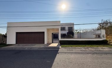 CASA EN VENTA EN FRACCIONAMIENTO LOMAS DE COCOYOC, MORELOS