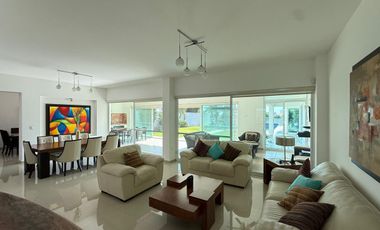 CASA EN VENTA EN FRACCIONAMIENTO LOMAS DE COCOYOC, MORELOS