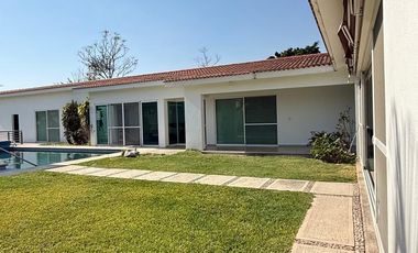 CASA EN VENTA EN FRACCIONAMIENTO LOMAS DE COCOYOC, MORELOS