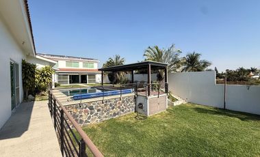 CASA EN VENTA EN FRACCIONAMIENTO LOMAS DE COCOYOC, MORELOS