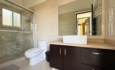 CASA EN VENTA EN FRACCIONAMIENTO LOMAS DE COCOYOC, MORELOS