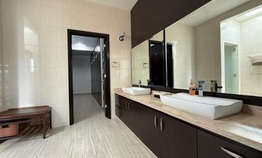 CASA EN VENTA EN FRACCIONAMIENTO LOMAS DE COCOYOC, MORELOS