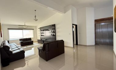 CASA EN VENTA EN FRACCIONAMIENTO LOMAS DE COCOYOC, MORELOS