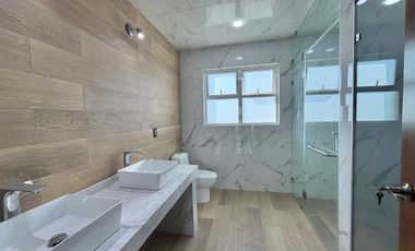 CASA EN RENTA EN METEPEC, ZONA UVM