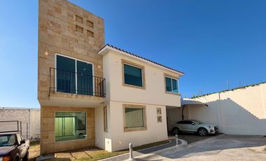 CASA EN RENTA EN METEPEC, ZONA UVM