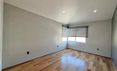 CASA EN RENTA EN METEPEC, ZONA UVM