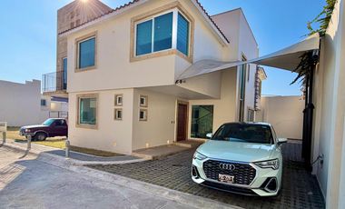 CASA EN RENTA EN METEPEC, ZONA UVM