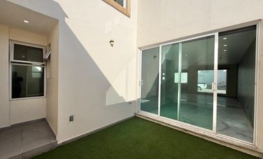 CASA EN RENTA EN METEPEC, ZONA UVM